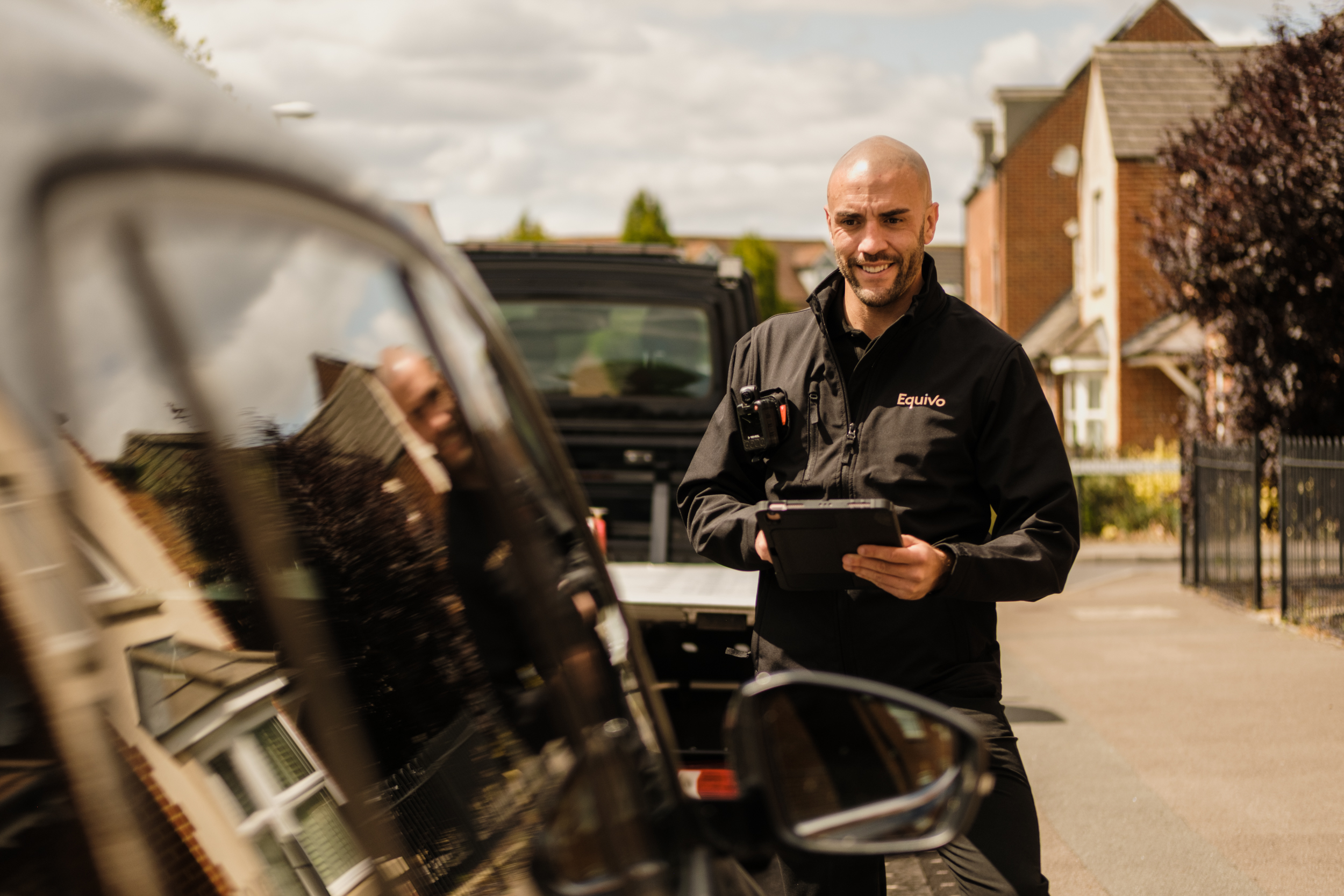 agent preparing to repossess a vehicle